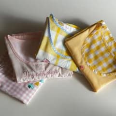 保育士 エプロン ４枚セット おさるのジョージ マイメロディのサムネイル