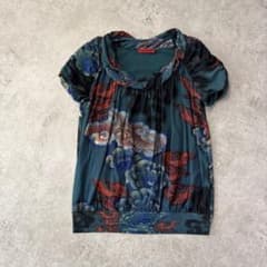 VIVIENNE TAM ヴィヴィアンタム パワーネット 半袖 トップス 雲柄 VIVIENNE TAM ヴィヴィアンタム パワーネット 半袖 トップス 雲柄