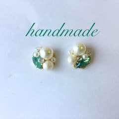 パールピアス(グリーン)のサムネイル