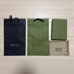 GUCCI ギフトボックス 紙袋　巾着 セットのサムネイル