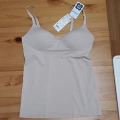 UNIQLO　ブラキャミソールのサムネイル