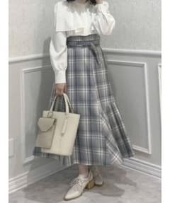 【限定お値下げ】サイドヘムプリーツスカートのサムネイル