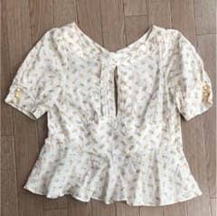 ペプラムトップスのサムネイル