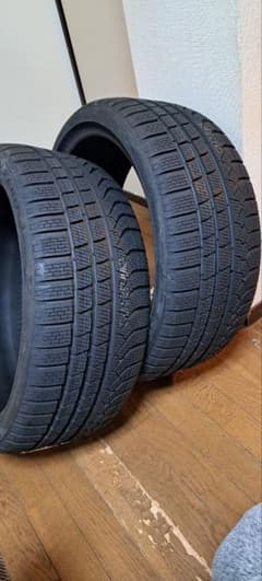 ピレリPZERO WINTER 未使用　245/35r20 2023年製のサムネイル