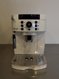 マグニフィカS DeLonghi ECAM221 エスプレッソマシン - メルカリ