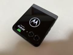 【ジャンク】 Motorola razr 50s コアラグレイ ジャンク】 Motorola razr 50s コアラグレイ - メルカリ