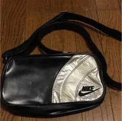 値下げナイキ ショルダーバッグのサムネイル