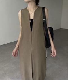 capricieux le'mageスリットネックワンピースのサムネイル