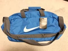 新品未使用　ナイキ NIKE ボストンバッグ　キッズのサムネイル
