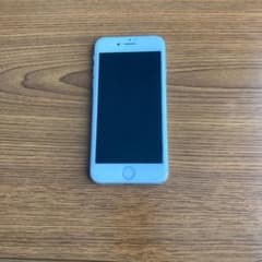 iPhone 8 Silver 64 GB auのサムネイル