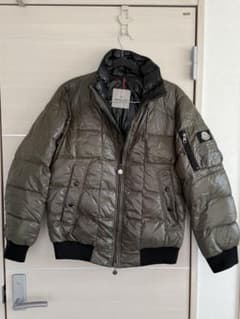 MONCLER オリーブ ダウンジャケットのサムネイル