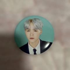 BTS SUGA 캔 배지