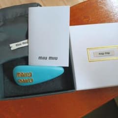 2月28日までの出品！MIU MIU 水色 トライアングルヘアピンのサムネイル