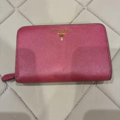 PRADA 二つ折り財布 ピンク サフィアーノレザーのサムネイル