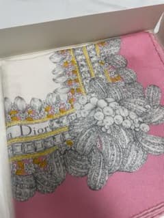 【値下げ】Dior 花柄スカーフ ピンク CDロゴのサムネイル