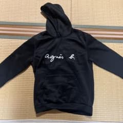 黒パーカーのサムネイル