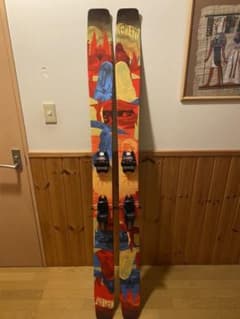 MOMENT SKI 2021GHOST TRAINのサムネイル