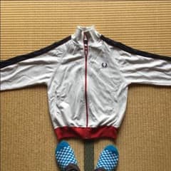 FRED PERRYのサムネイル