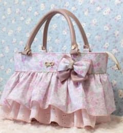 リバティ　ベッツィ　桜もち　リボンチャーム付ドレストート　見本 リバティ ベッツィ 桜もち リボンチャーム付ドレストート 見本 - メルカリ