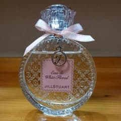 ジルスチュアート ホワイトフローラル 香水のサムネイル