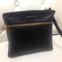 CHARLES＆KEITH チャールズアンドキース ミニバッグのサムネイル