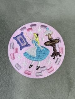 Disney Characters 刺繍缶バッジ ふしぎの国のアリスのサムネイル