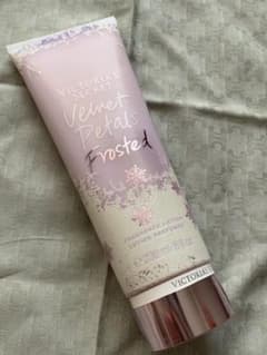 【非売品】ヴィクトリアシークレット　vemet petals frostedのサムネイル