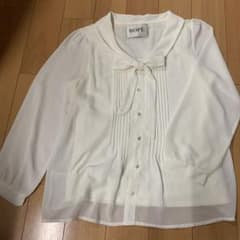 カモミール様専用　ブラウスのサムネイル