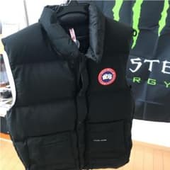 値下げ中！ カナダグース ダウンベストのサムネイル