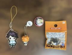 ハイキュー　グッズセット（アクリルストラップ、缶バッジ、フィギュアストラップ）のサムネイル