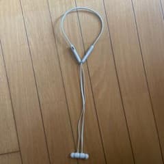 Beats ネックバンド型イヤホン ワイヤレスのサムネイル