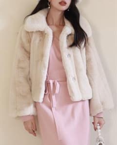 SAISON DE PAPILLON ふわふわエコファークロップ丈コートのサムネイル