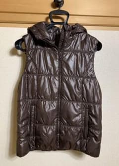 UNIQLO ユニクロ ダウンベストのサムネイル