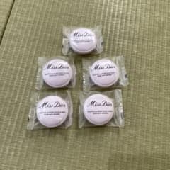ミス  ディオール  ローズ  バスボム    5個入りのサムネイル