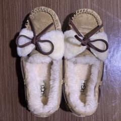 靴 UGG DAKOTA DOUBLE BOW 23cm UGG DAKOTA DOUBLE BOW 23cm - メルカリ