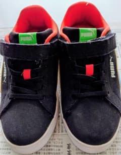 PUMA キッズ スニーカー 黒のサムネイル