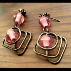 四角渦巻きのピアス☆ピンクのサムネイル