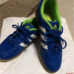 adidas フットサルシューズのサムネイル