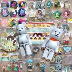 BT21 74개 베어브릭 키홀더 배지 파우치