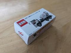 トミカ UBE三菱セメントミキサー車のサムネイル