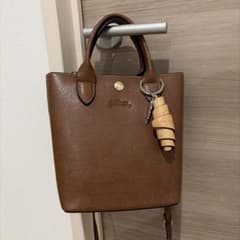 本日限定値段！Longchamp エピュレ XS バッグクロワッサンチャーム付き 
