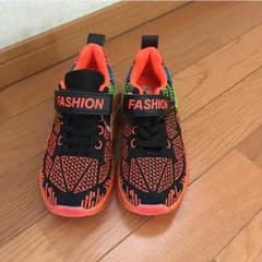 タグ付き 新品 未使用 スニーカーのサムネイル