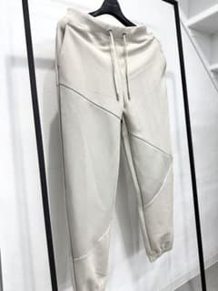 〈未使用品〉ベイクルーズ　ジョガーパンツ　オフホワイトのサムネイル