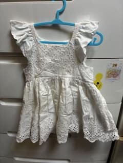 baby GAP ホワイト刺繍ワンピース 12-18ヶ月のサムネイル