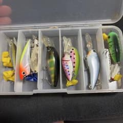バス釣り ルアー 大量セット ミノー プラグ　BOX付き バス釣り用 ミノー・プラグ ルアーセット ケース付き送料無料 - メルカリ