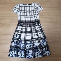 リフレクト　膝丈半袖ワンピースのサムネイル