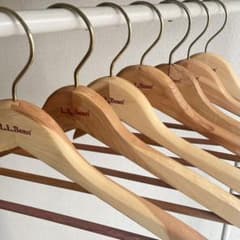 90s エルエルビーン シダーウッドハンガー 7本セット 90s エルエルビーン シダーウッドハンガー 7本セット - メルカリ