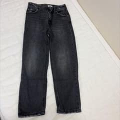 ZARA ブラック デニム パンツ ダメージ加工のサムネイル