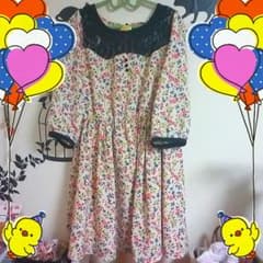 春色　花柄ワンピースのサムネイル