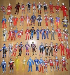 安いです！お得！！計135体‼︎ウルトラマン　怪獣　ソフビ　 セット　まとめのサムネイル